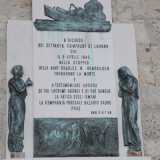 Dell�esplosione oggi restano i ricordi di chi allora era un bambino, una tomba comune e anonima situata nel cimitero di Bari e una lapide posta nel porto di Bari